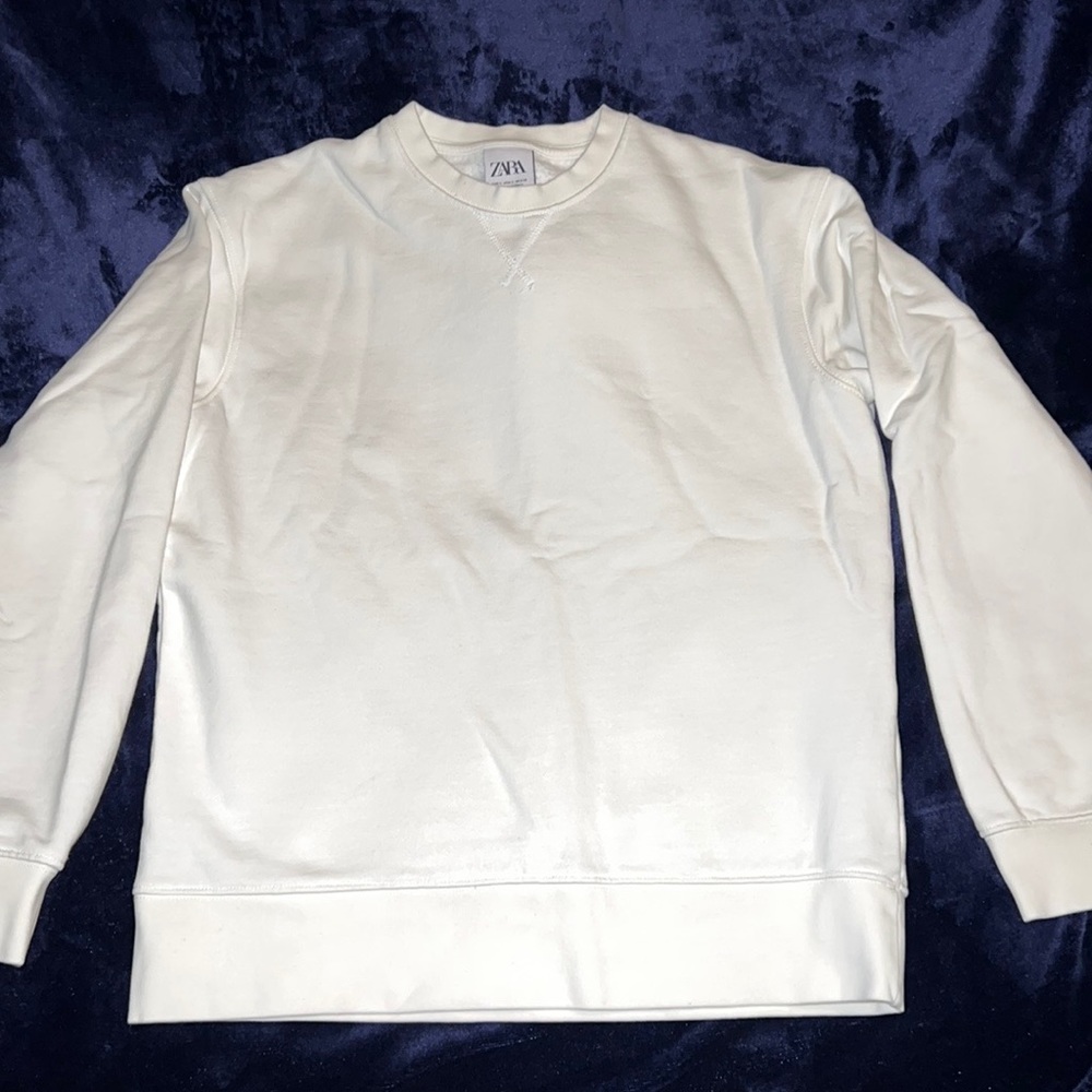 ZARA WHITE SWEATSHIRT